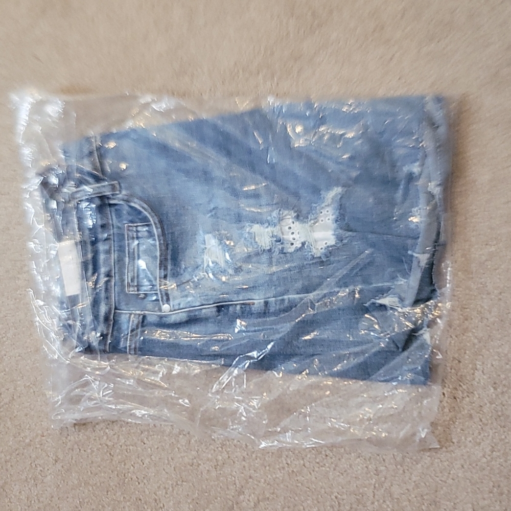 Brand new Judy Blue Lace patch shorts